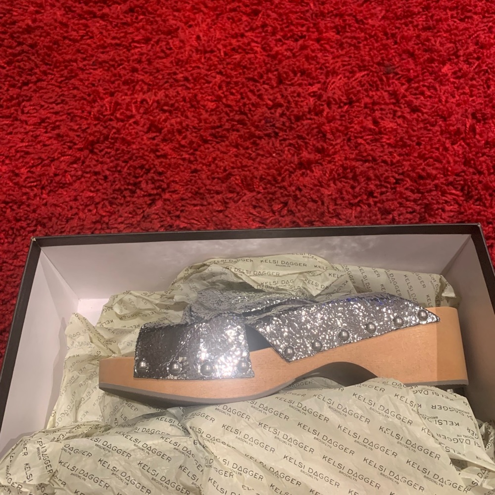 Kelsi Dagger Brooklyn platform sandal - Picture 2 of 5